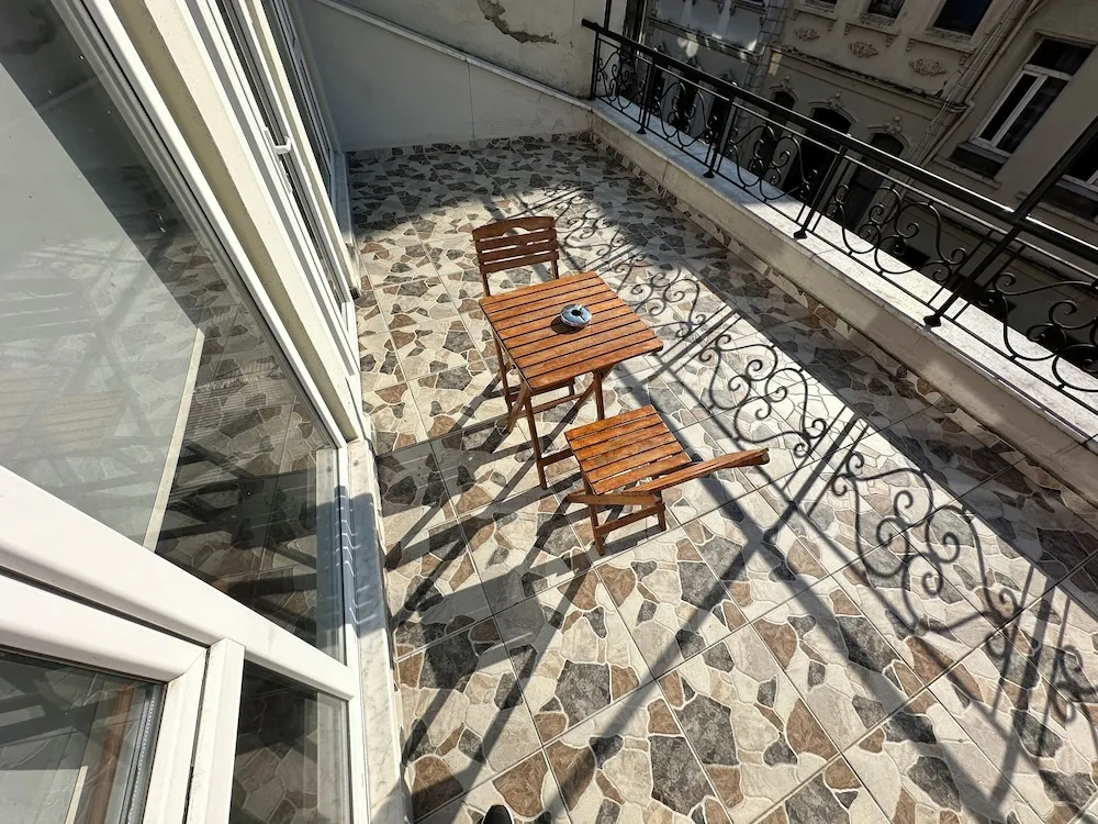 Superior Stüdyo, Teras