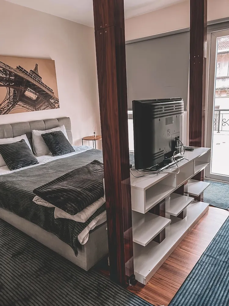 Superior Stüdyo, Teras