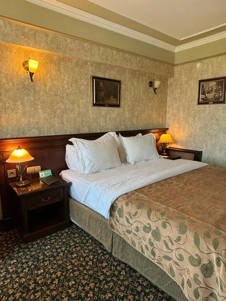 Deluxe French Bed Room