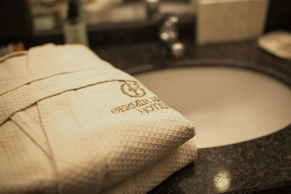 Deluxe Oda, 2 Tek Kişilik Yatak, Sigara İçilmez, Kısmi Deniz Manzaralı