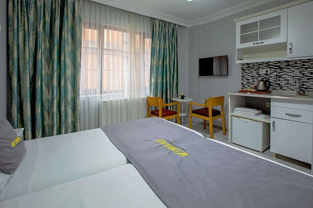 Tek Büyük veya İki Ayrı Yataklı Oda