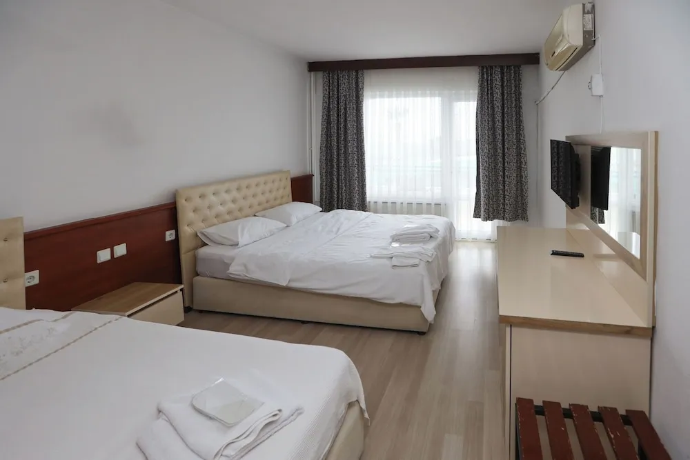 Standard Üç Kişilik Oda, Şehir Manzaralı
