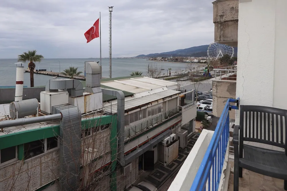 Standard Üç Kişilik Oda, Deniz Manzaralı