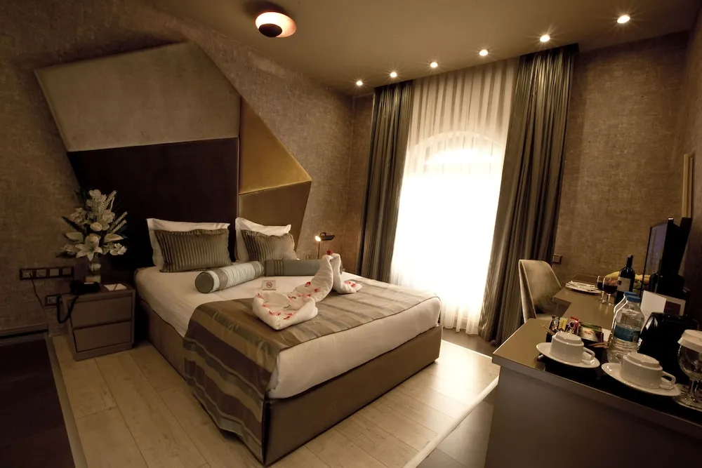 Deluxe Tek Büyük Yataklı Oda