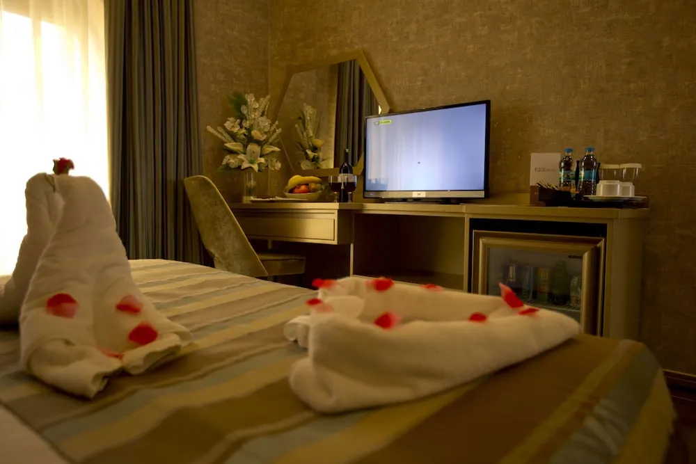 Deluxe Tek Büyük Yataklı Oda