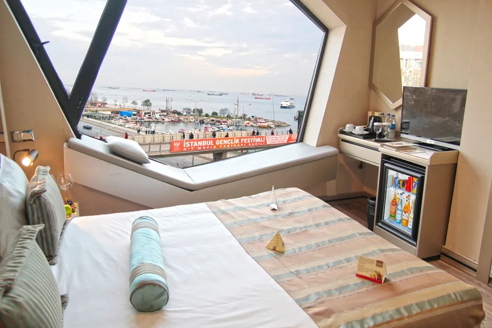 Deluxe Büyük Yataklı Tek Kişilik Oda, Deniz Manzaralı