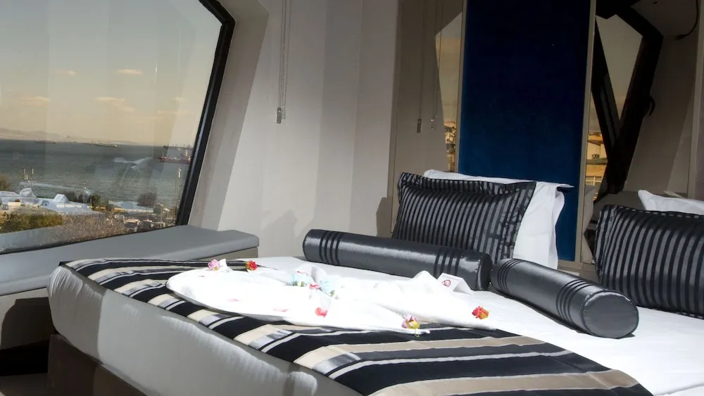 Deluxe Tek Büyük Yataklı Oda, Deniz Manzaralı