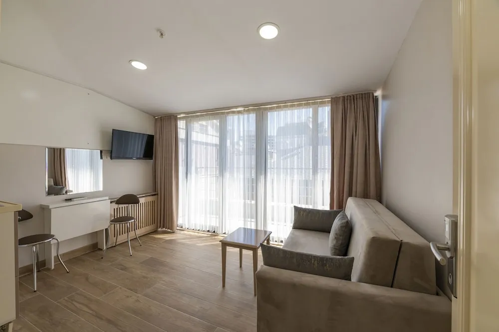 Comfort Çatı Katı Süiti (Penthouse)