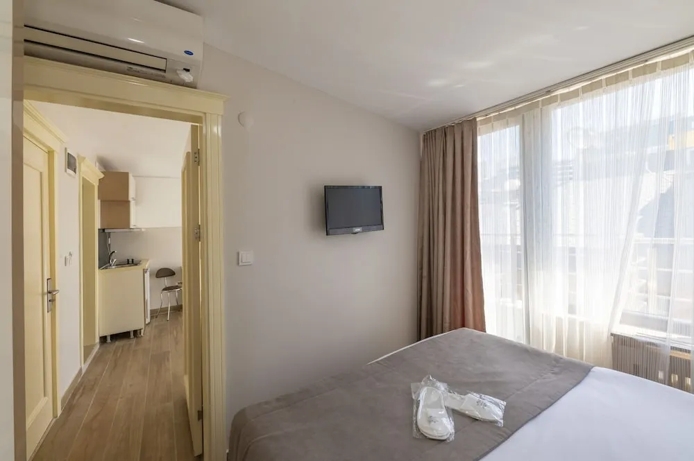 Comfort Çatı Katı Süiti (Penthouse)