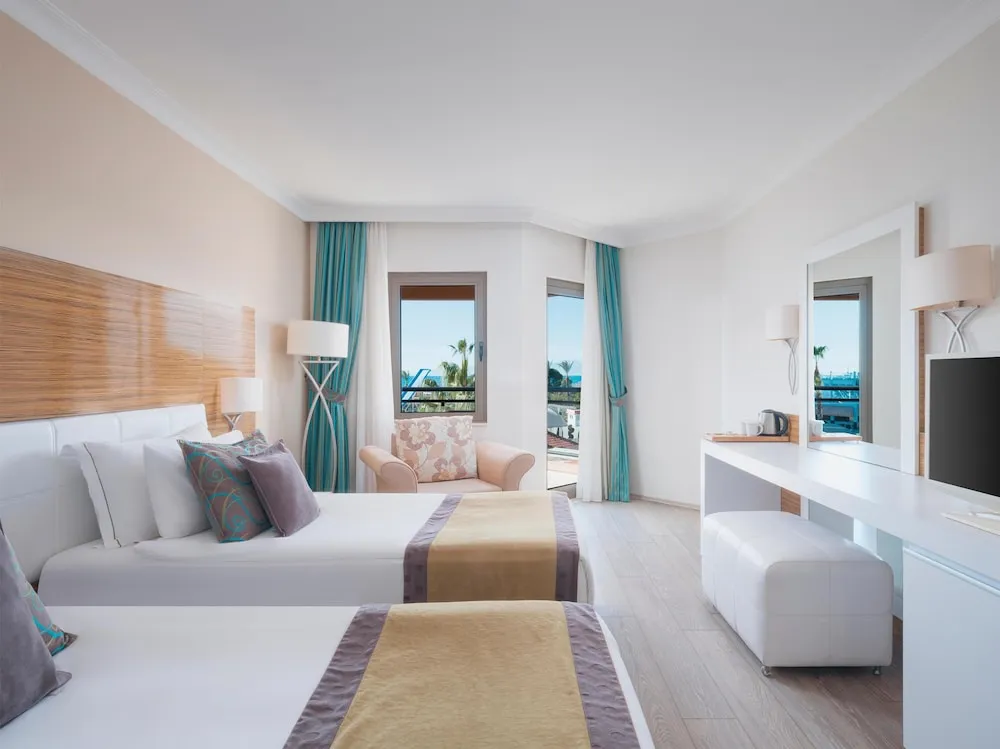 Aqua Standard Room