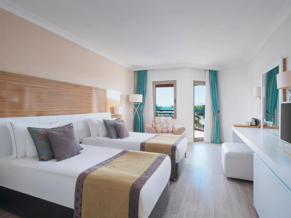 Aqua Standard Room