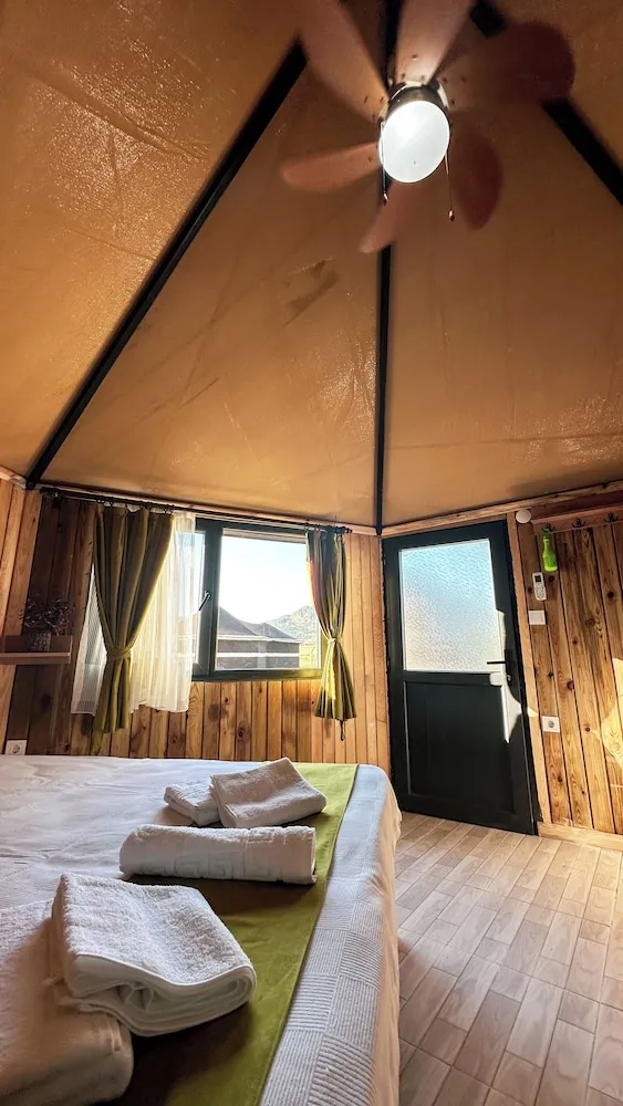 Classic Üç Kişilik Oda