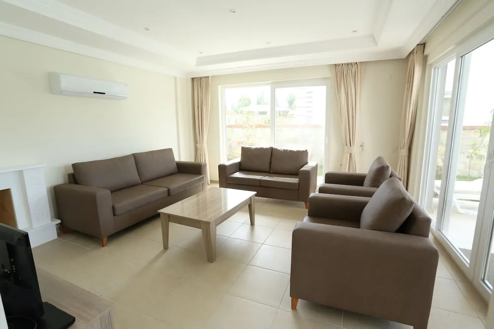 Four Seasons (Sarma Cad. No:3-4-5-6)