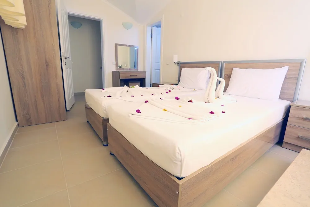 Four Seasons (Sarma Cad. No:3-4-5-6)