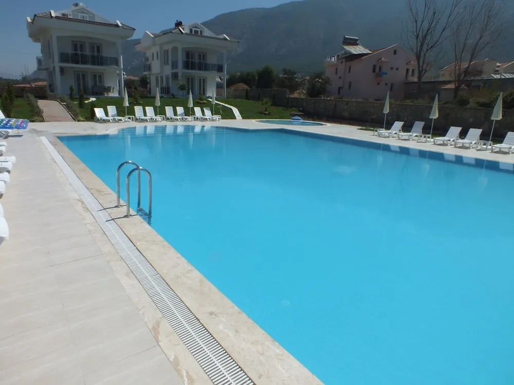 Diamond Collection Complex (Ovacik Mah. Erbaslar Cad. No:6)