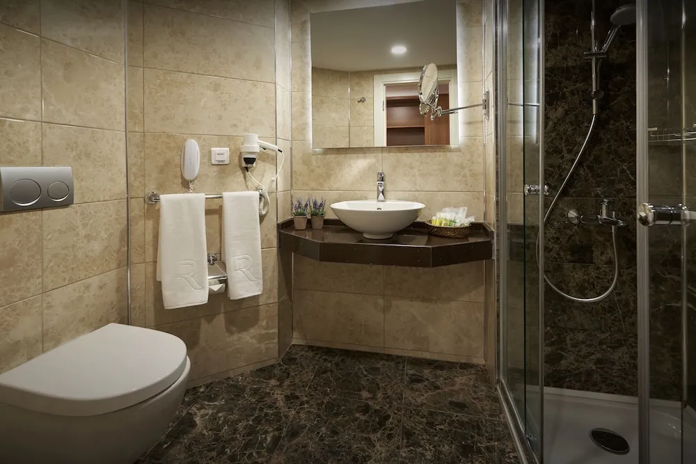 Standard Tek Büyük veya İki Ayrı Yataklı Oda