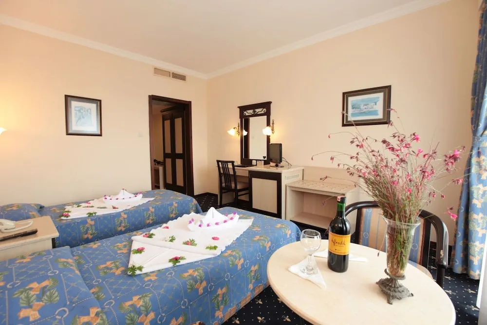 Standard Tek Büyük Yataklı Oda