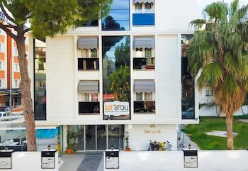 Letstay Hotel - Yetişkin Oteli