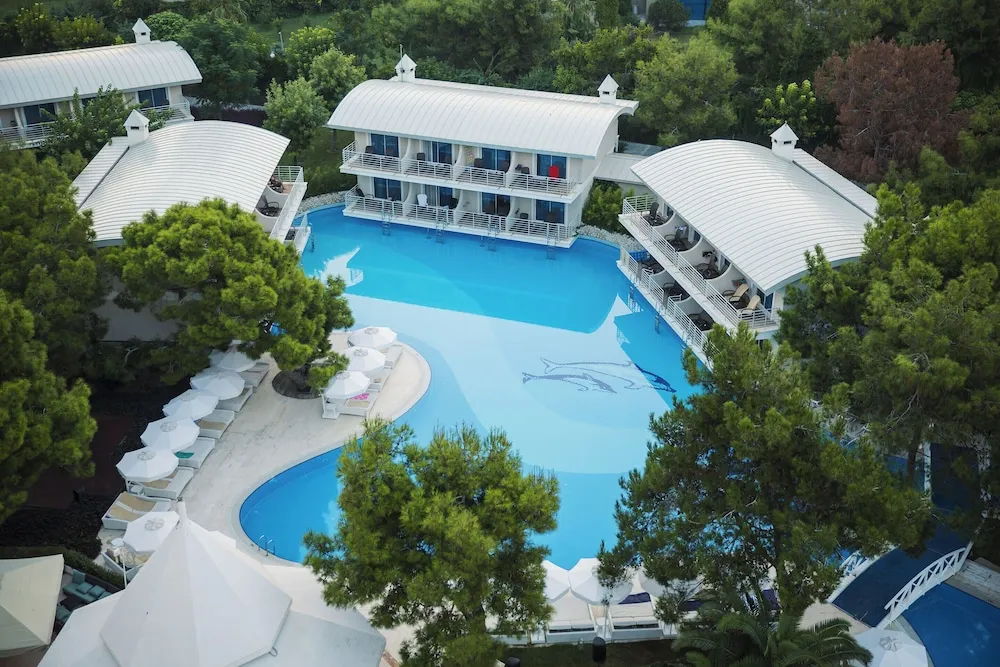 Annex Standard Swim-up Room