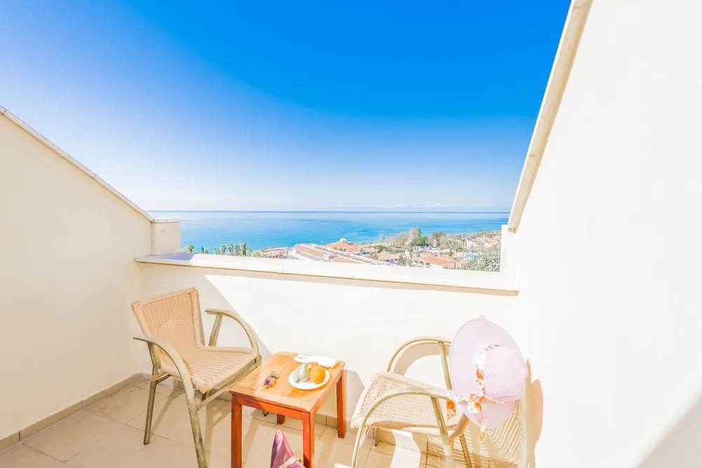 Standard Oda, Balkon, Deniz Manzaralı