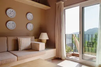 Dionysos Hotel