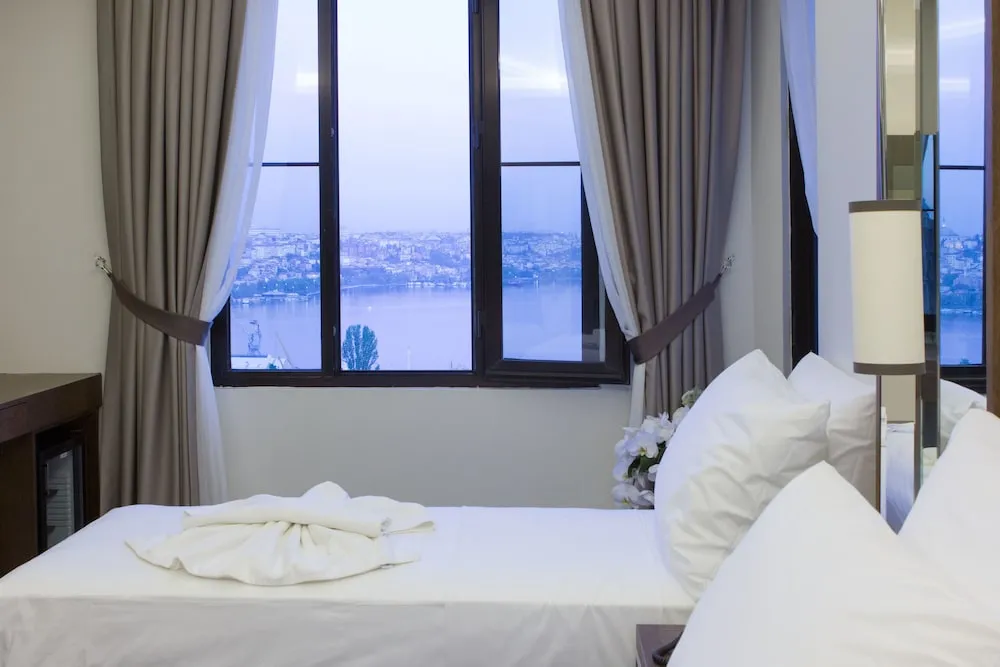 Deluxe Tek Büyük veya İki Ayrı Yataklı Oda, Deniz Manzaralı