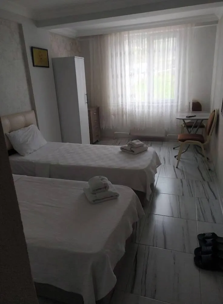 Tek Büyük veya İki Ayrı Yataklı Oda