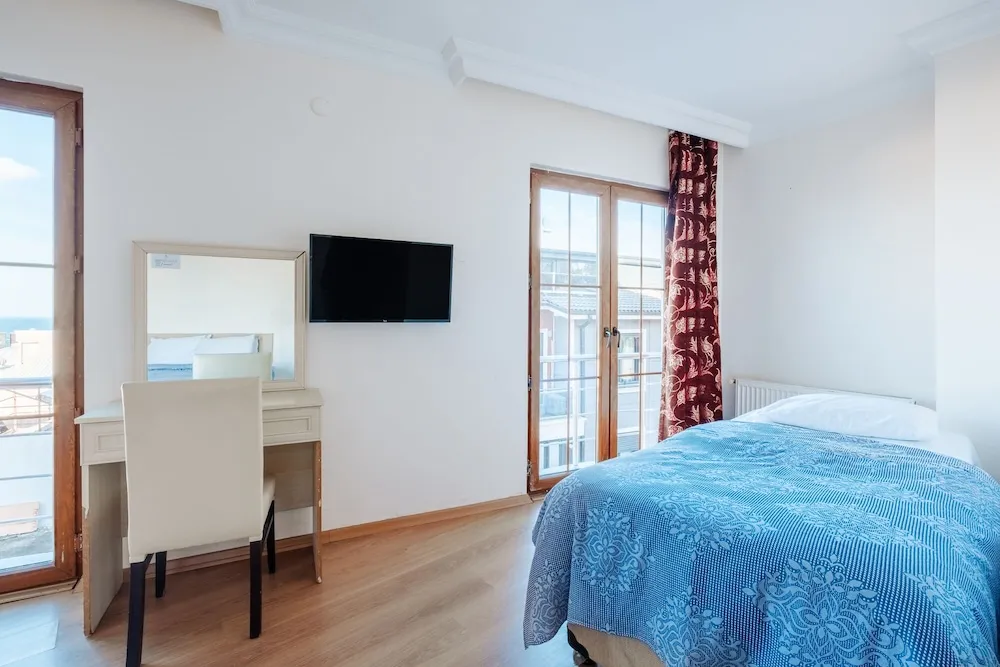 Standard Üç Kişilik Oda, Deniz Manzaralı