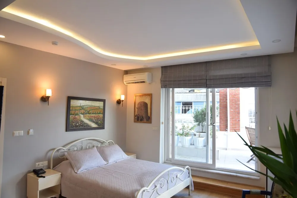 Deluxe Queen Room