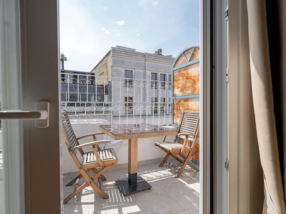 Deluxe Balcony Room