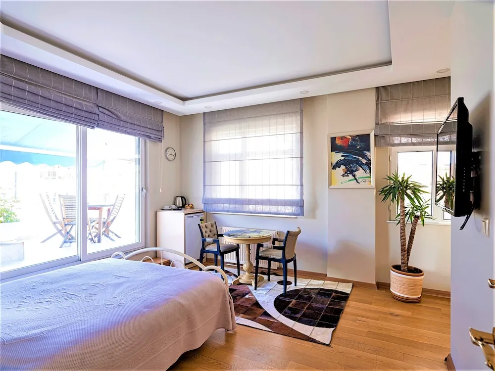 Deluxe Balcony Room
