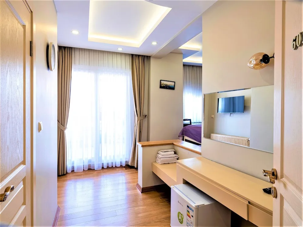 Deluxe Balcony Room