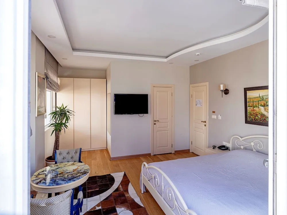 Deluxe Balcony Room