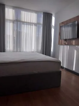 Business Life Hotel Güneşli