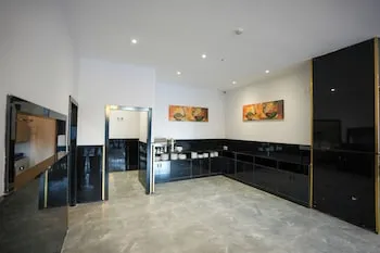 Business Life Hotel Güneşli