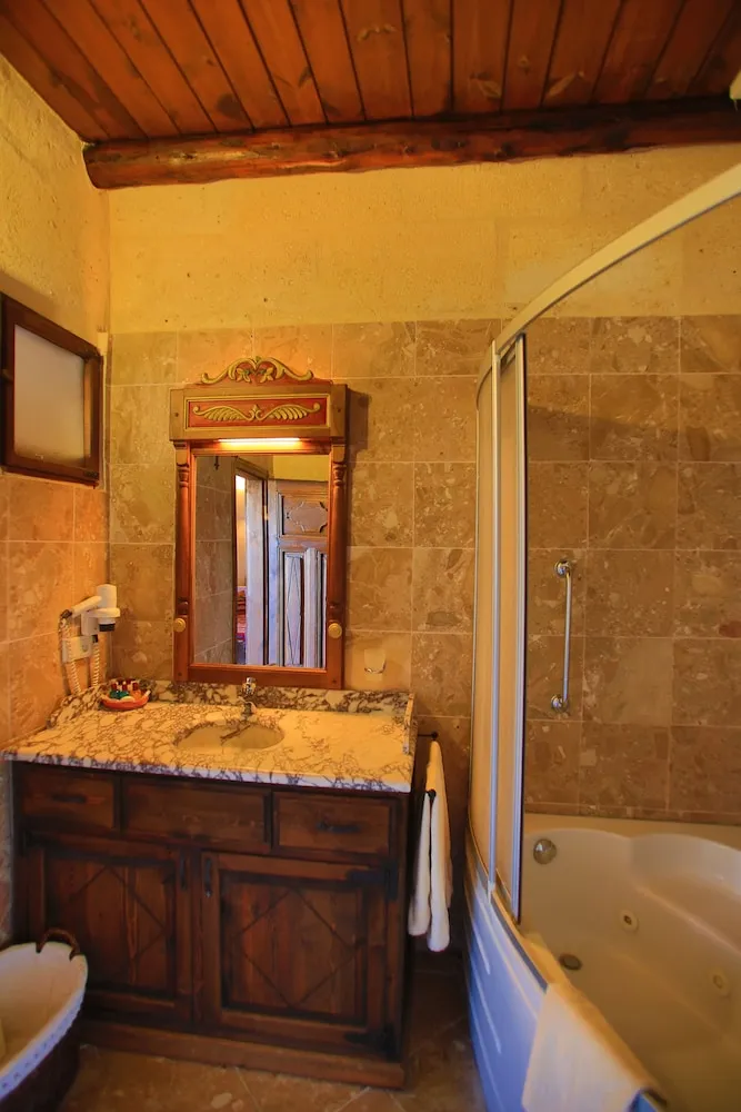 Classic Tek Büyük Yataklı Oda