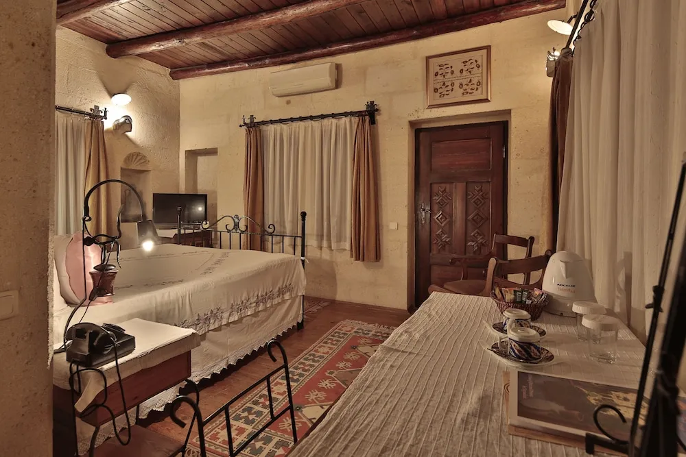 Classic Tek Büyük Yataklı Oda