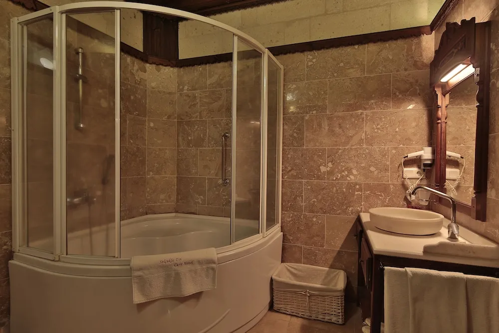 Deluxe Üç Kişilik Oda