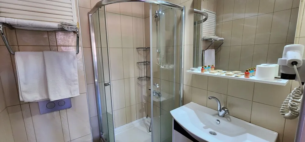 Standard Tek Büyük Yataklı Oda, Balkon, Bahçe Manzaralı