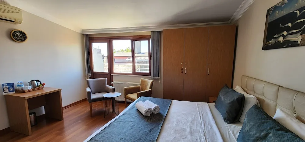 Standard Tek Büyük Yataklı Oda, Balkon, Bahçe Manzaralı