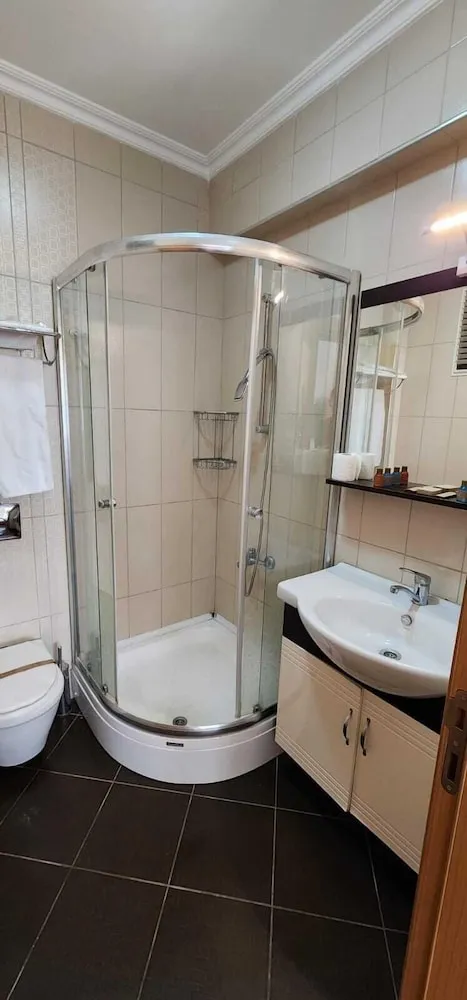 Standard Tek Büyük veya İki Ayrı Yataklı Oda