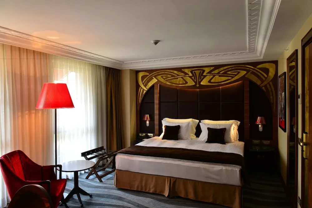 Deluxe Tek Büyük Yataklı Oda