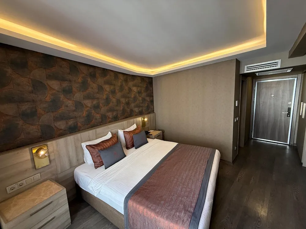 Standard Double Room with Inner View