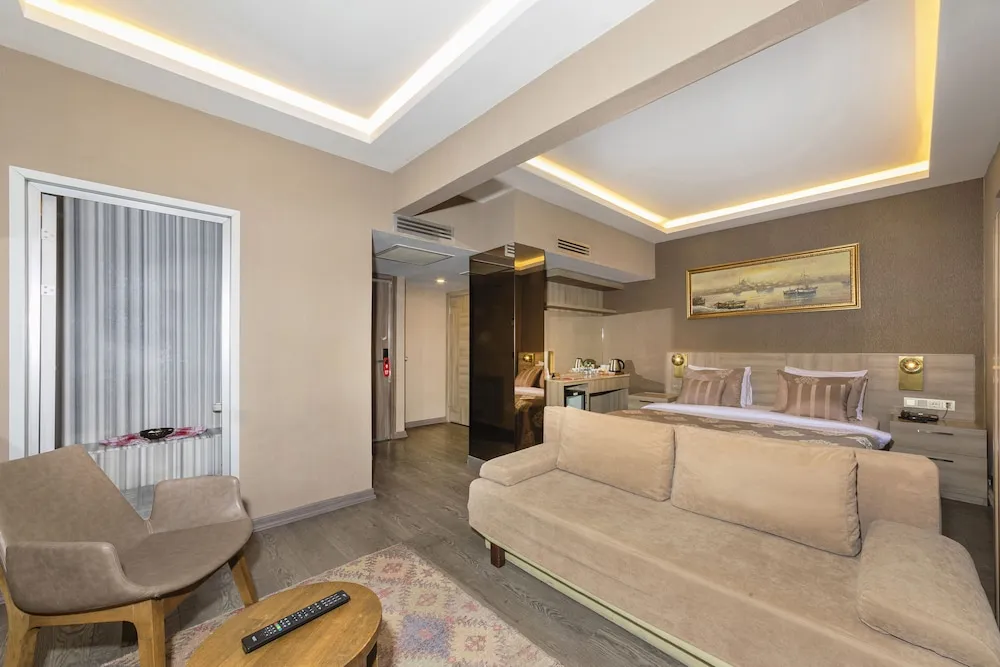 Superior Triple Room With Hammam