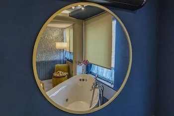 Ayramin Deluxe Hotel