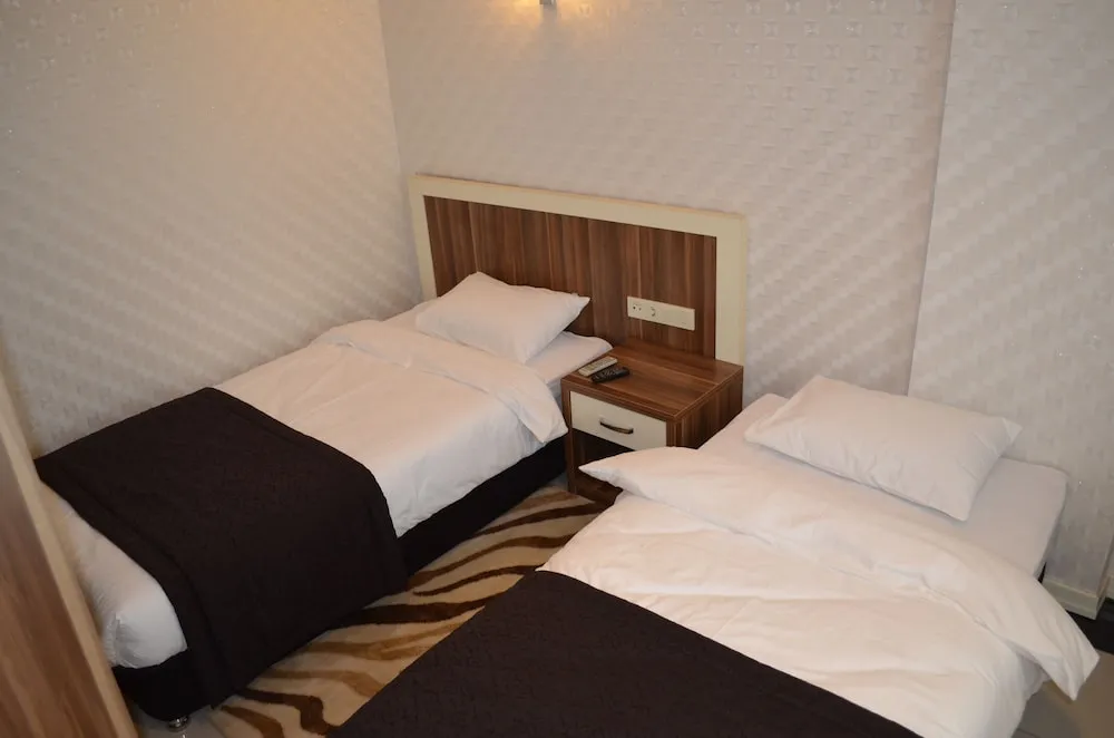 Comfort Tek Büyük veya İki Ayrı Yataklı Oda