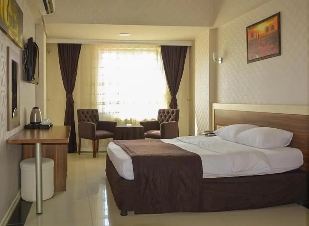 Comfort Tek Büyük veya İki Ayrı Yataklı Oda
