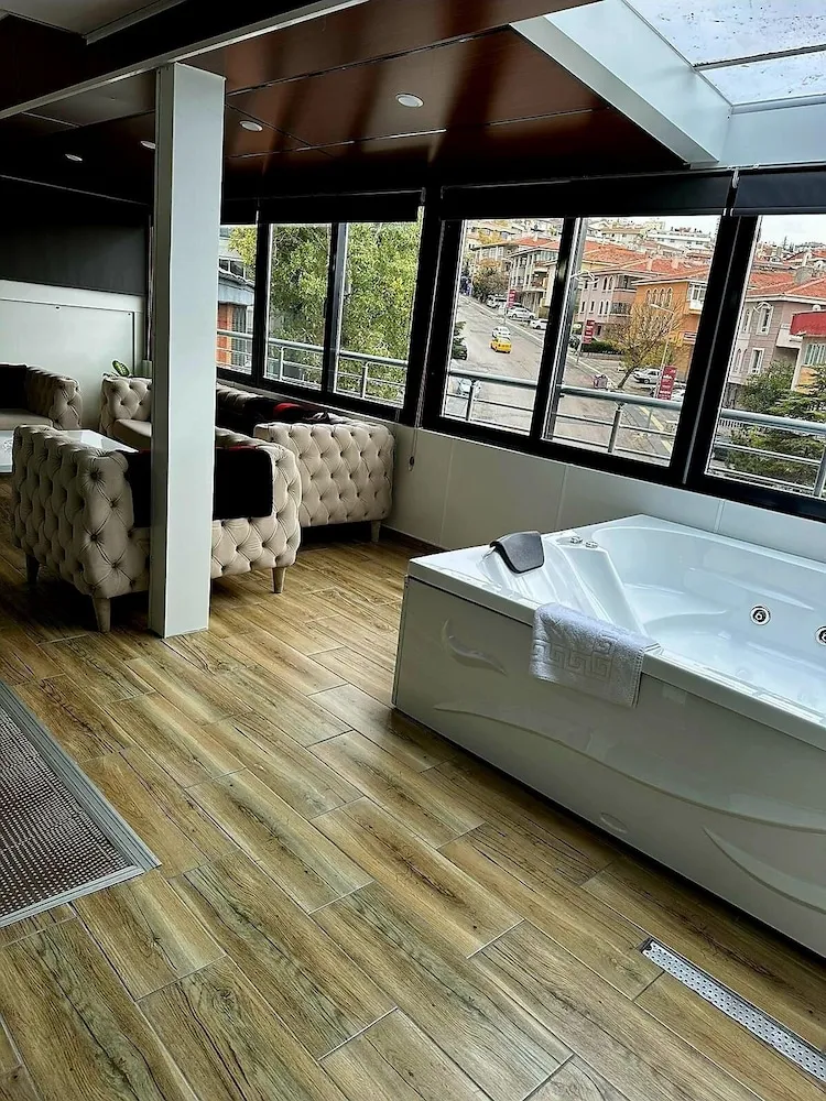 Luxury Süit, 1 Çift Kişilik Yatak ve Çekyat, Özel Banyo