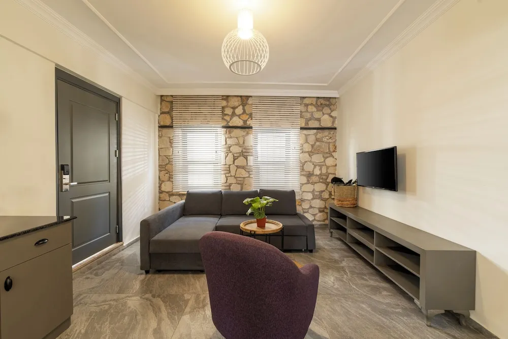 Fiore Anex Deluxe Room