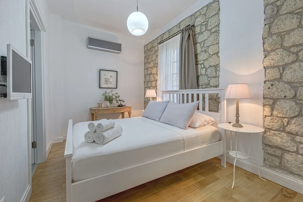 Tek Büyük Yataklı Oda